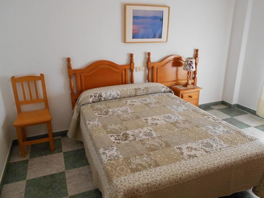 קרבונראס Hostal San Andres מראה חיצוני תמונה