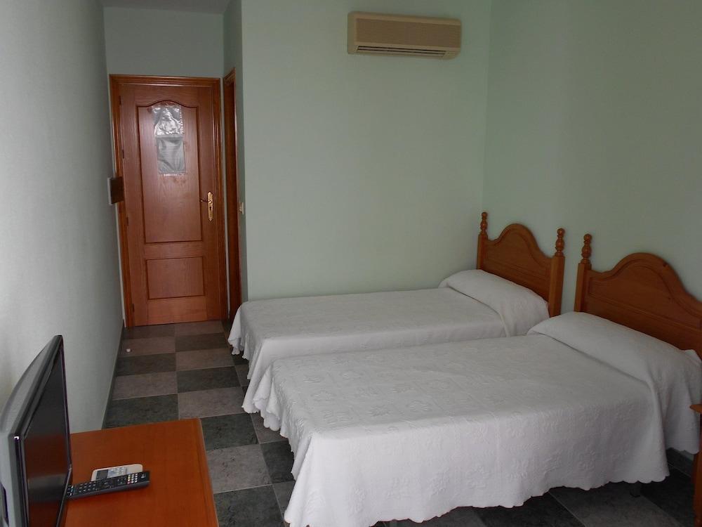 קרבונראס Hostal San Andres מראה חיצוני תמונה