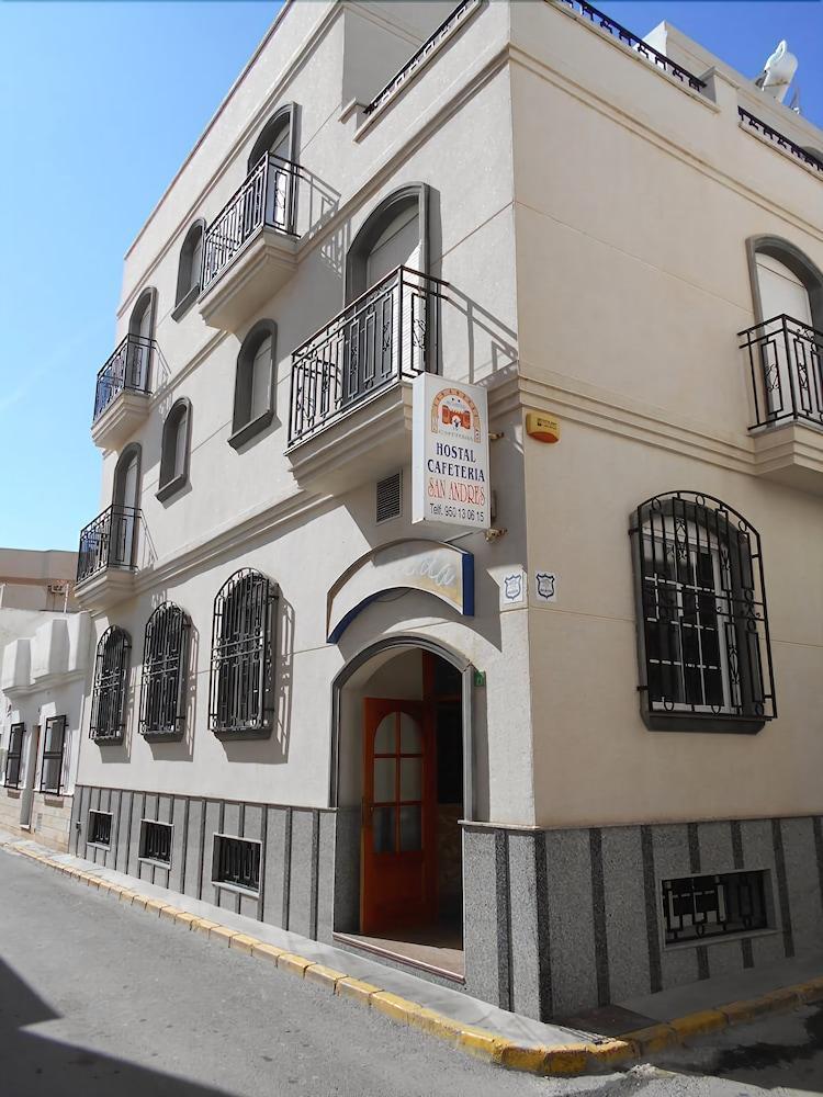 קרבונראס Hostal San Andres מראה חיצוני תמונה