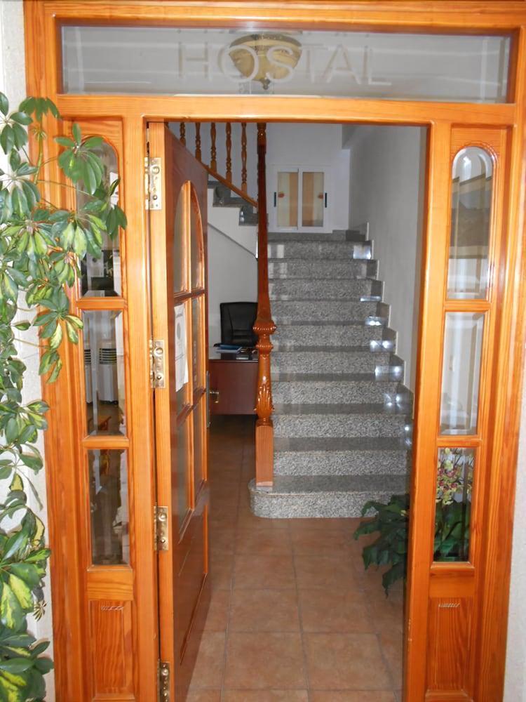 קרבונראס Hostal San Andres מראה חיצוני תמונה