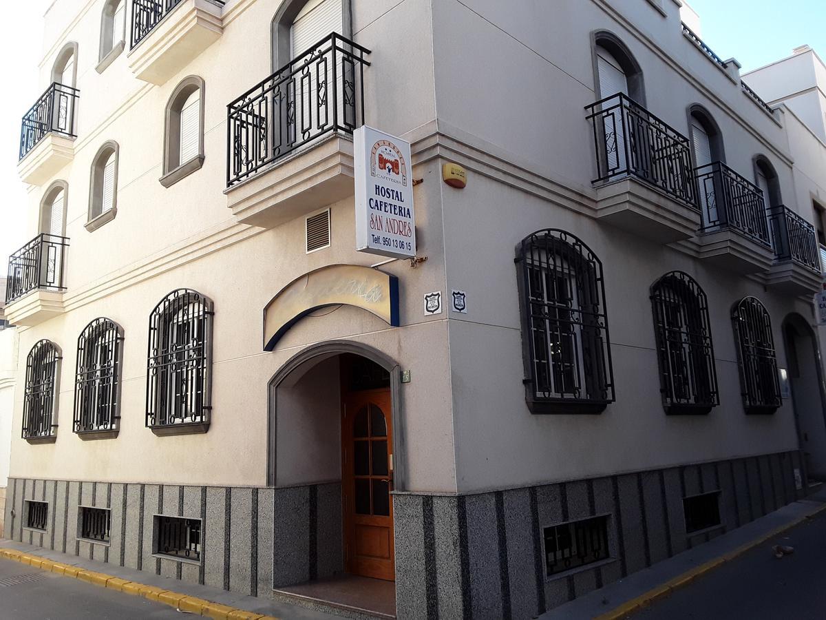 קרבונראס Hostal San Andres מראה חיצוני תמונה