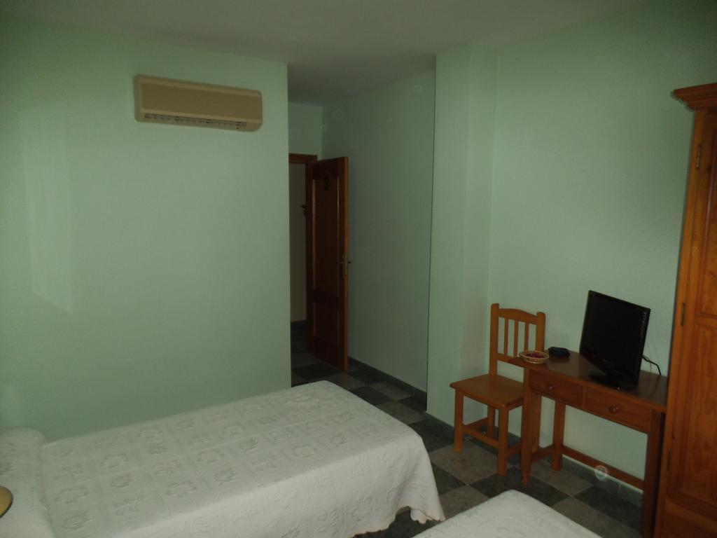 קרבונראס Hostal San Andres מראה חיצוני תמונה