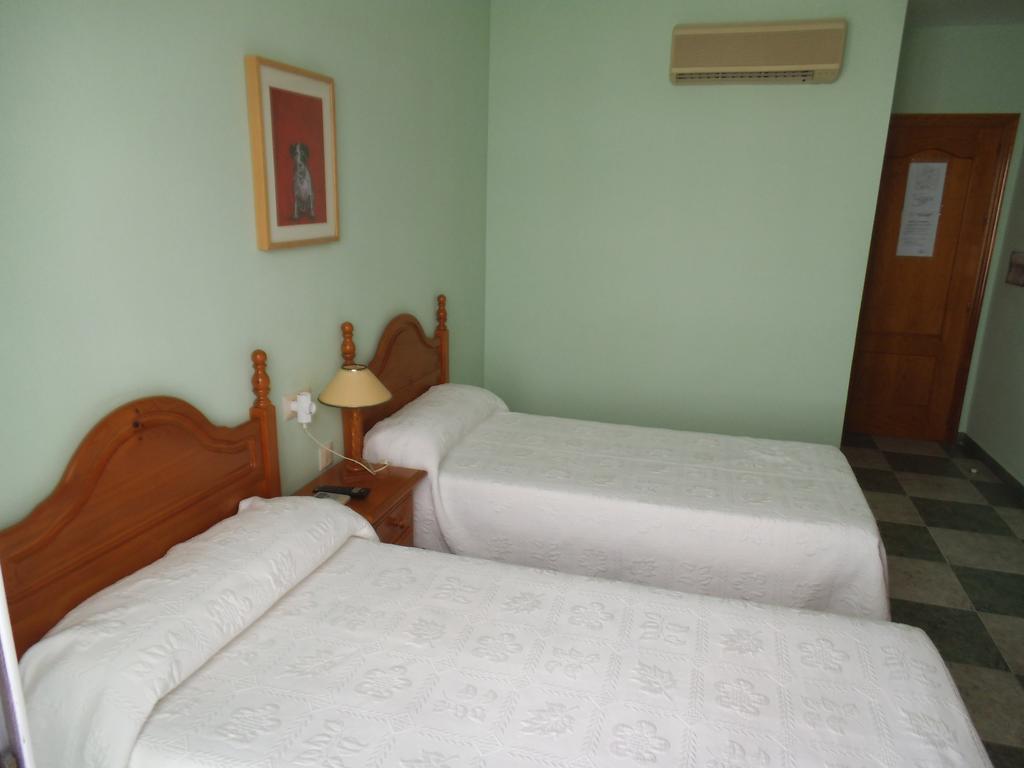 קרבונראס Hostal San Andres מראה חיצוני תמונה
