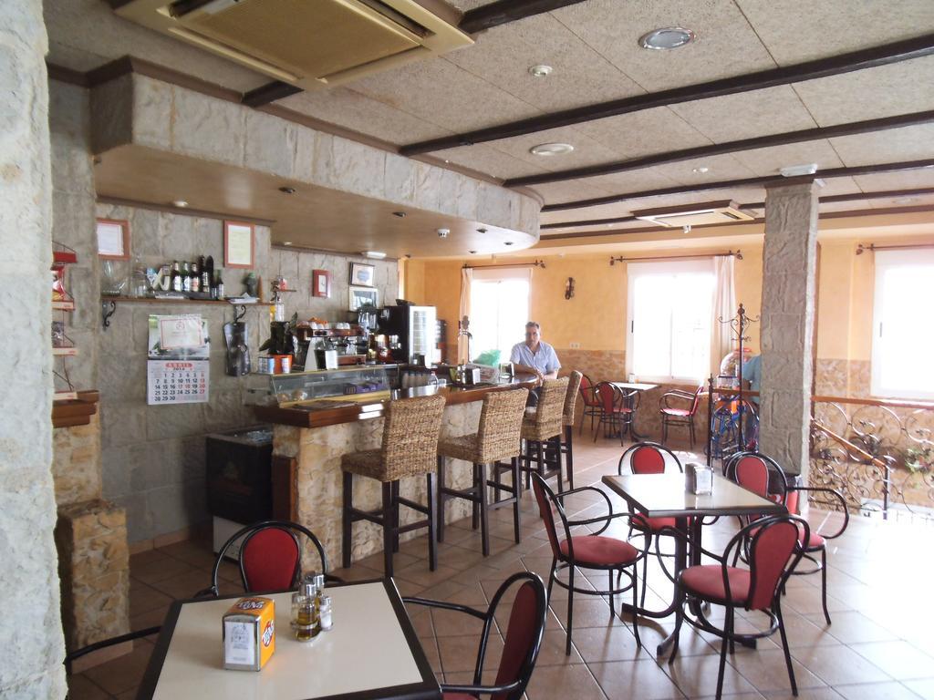 קרבונראס Hostal San Andres מראה חיצוני תמונה